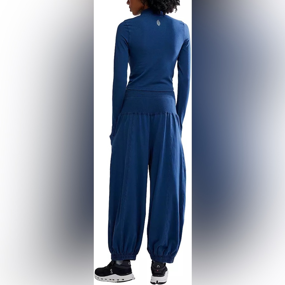 NWT FP Movement Women's Up In The Air 2-Piece Set - Picture 5 of 11